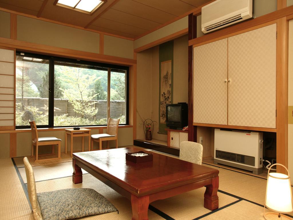 Отель Kanouya Shibukawa Экстерьер фото